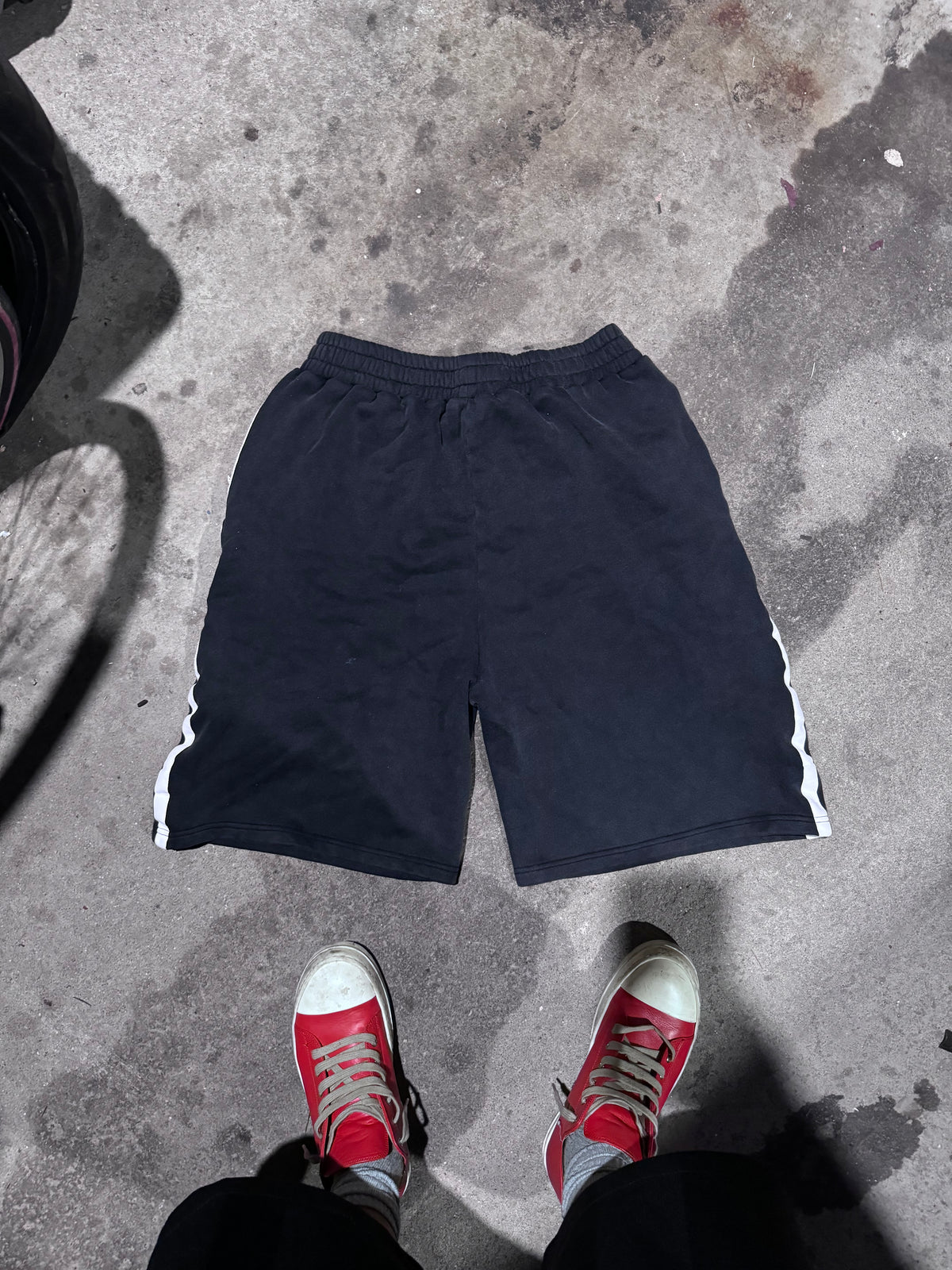 PAY GRYPHON SHORTS (sample)
